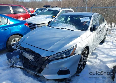 2022 Nissan Altima Sr Fwd z USA, uszkodzony, nr VIN 1N4BL4CV5NN333843